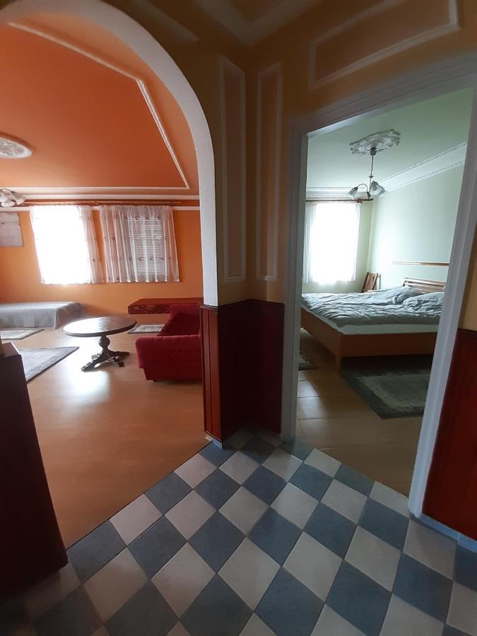 Gabor Pal 1 Apartman 1 Szoba Dunafoldvar 외부 사진